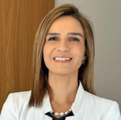 Dra. Camila Farias